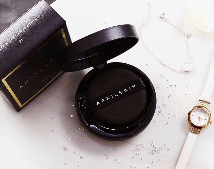 April Skin Magic Skin Snow Cushion