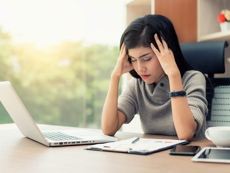 Phải làm việc trong môi trường căng thẳng