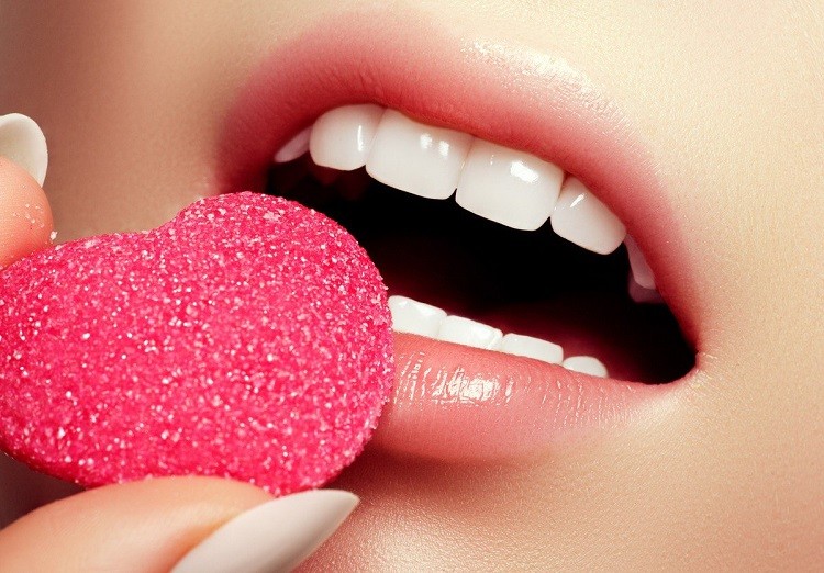 Tẩy da chết trên môi