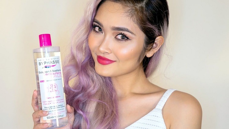 chỉ cần dùng khăn lau mà không cần rửa lại bằng nước