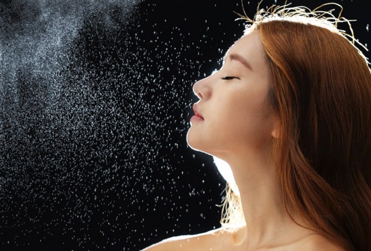 Xịt khoáng nhiều lần trong ngày