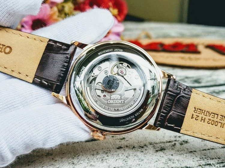 Khi kiểm tra đồng hồ