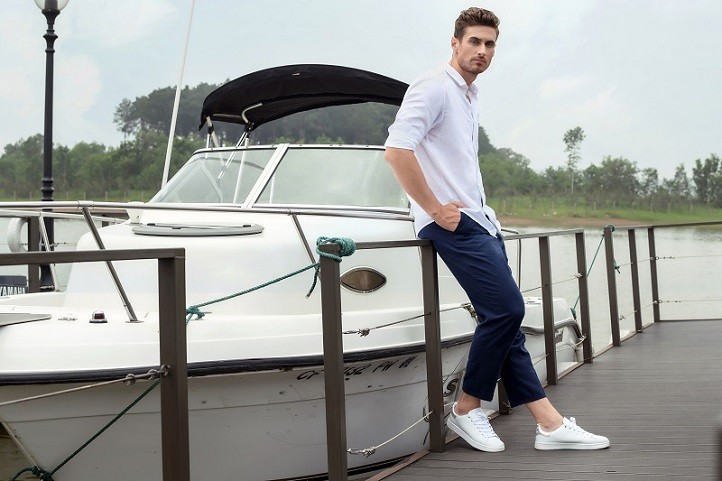 Sơ mi trắng và quần tây