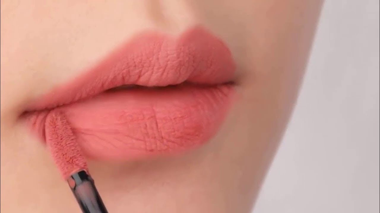 Chăm sóc môi đúng cách