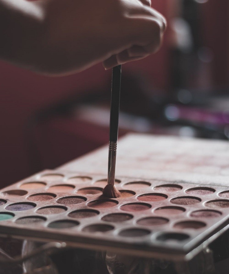 Chọn phấn mắt kỹ lưỡng