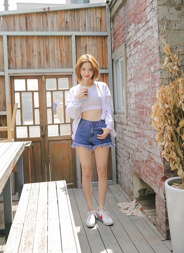 cách phối đồ với giày trắng, phối đồ với giày trắng, cách phối đồ với giày the thao trắng nữ, cách phối đồ với giày nike, phối đồ với giày trắng nữ, phối đồ với giày trắng nam, cách phối đồ với giày trắng nữ, phối đồ với giày sneaker hồng, giày trắng phối đồ, cách phối đồ với giày trắng nam