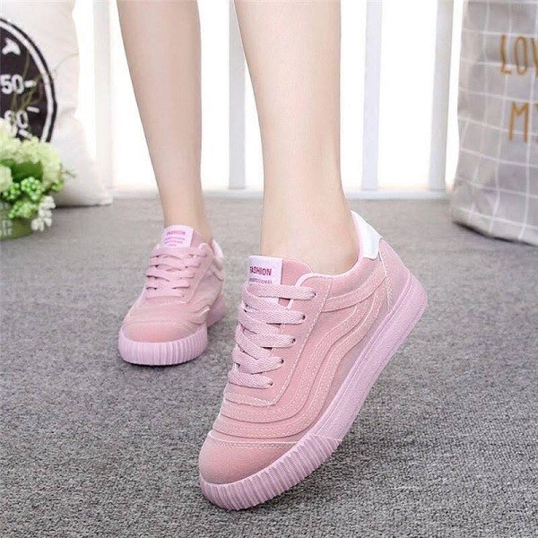 Dưới đây là cách chọn giày cho người lùn, bạn hãy tham khảo để hack thêm chiều cao cho mình nhé.