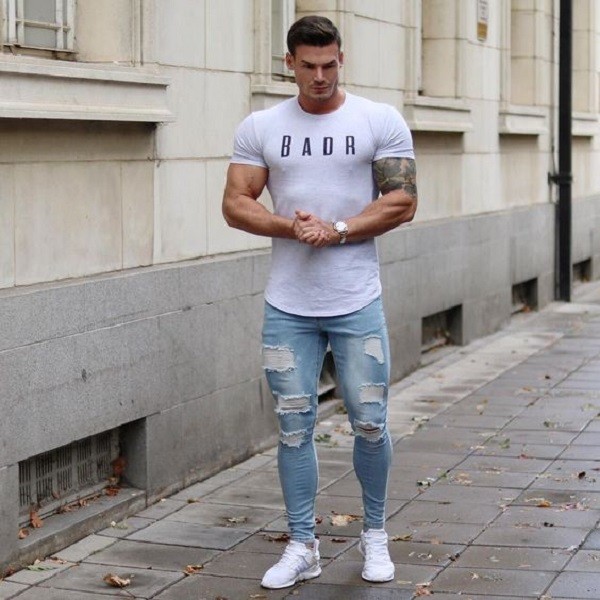 phối giày sneaker với quần jean nam, phối giày thể thao với quần jean nam, giày sneaker nam với quần jean, phối quần jean nam với giày, quần jean phối giày sneaker, quần jean nam với giày thể thao