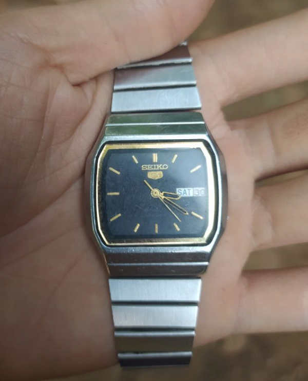 giá đồng hồ seiko cổ mặt vuông, giá đồng hồ seiko cổ mặt vuông bao nhiêu