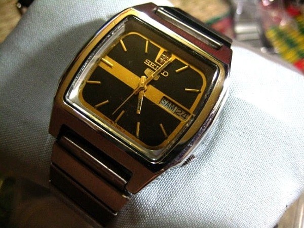 giá đồng hồ seiko cổ mặt vuông, giá đồng hồ seiko cổ mặt vuông bao nhiêu