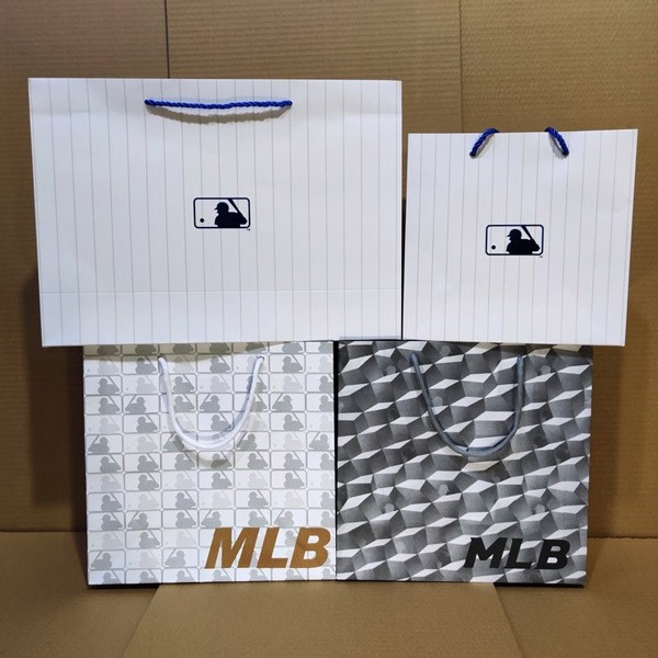 kiểm tra balo mlb fake qua hộp đựng