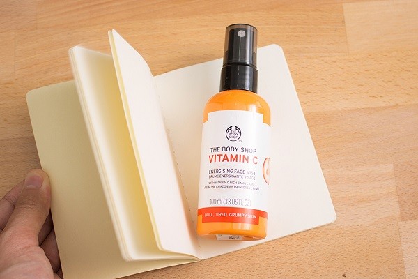 mùa đông có nên dùng xịt khoáng,mùa đông có cần dùng xịt khoáng không,có nên dùng xịt khoáng vào mùa đông