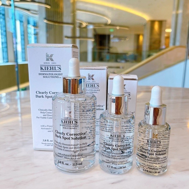 Serum Kiehl's Clearly Corrective Dark Spot Solution nổi tiếng trong việc làm trắng da